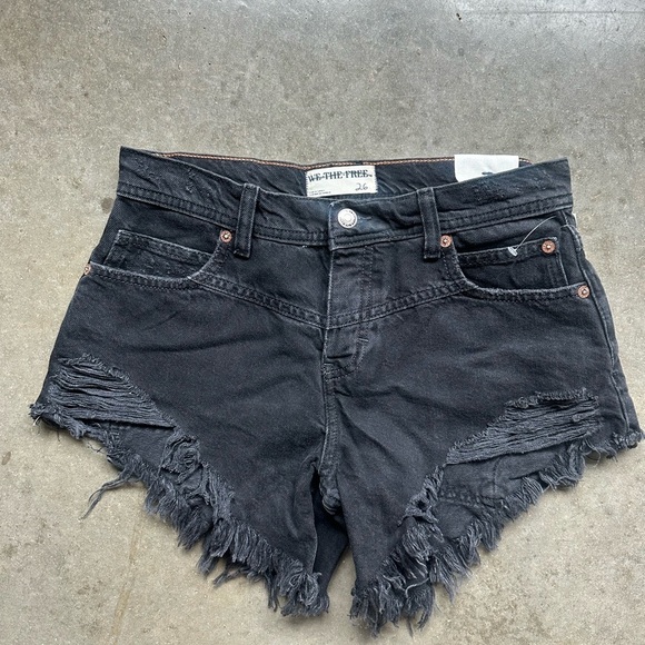 Free people Westwood black highlow distressed shorts size 26 nwot - Picture 2 of 2